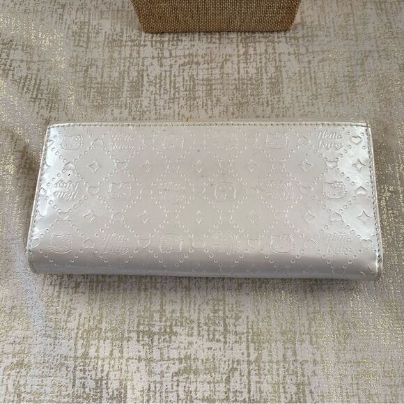 Hello Kitty Sanrio White Faux Patent Leather Long Wallet - Adorable! VGUC! - Picture 4 of 13